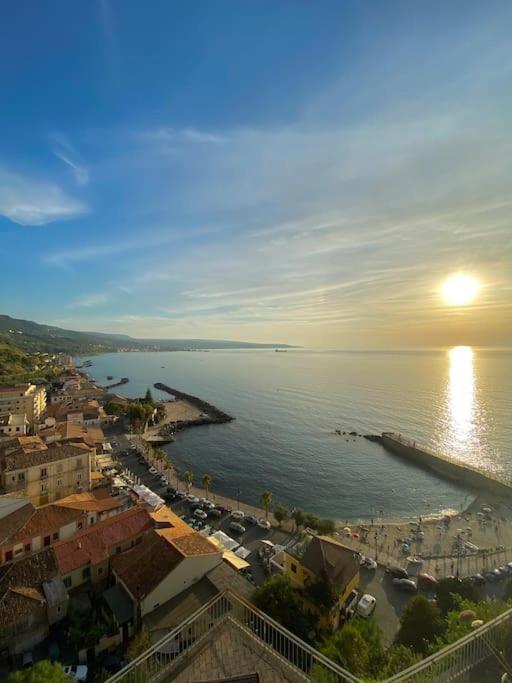 Casa Vacanze Al Civico 72 Пиццо Экстерьер фото